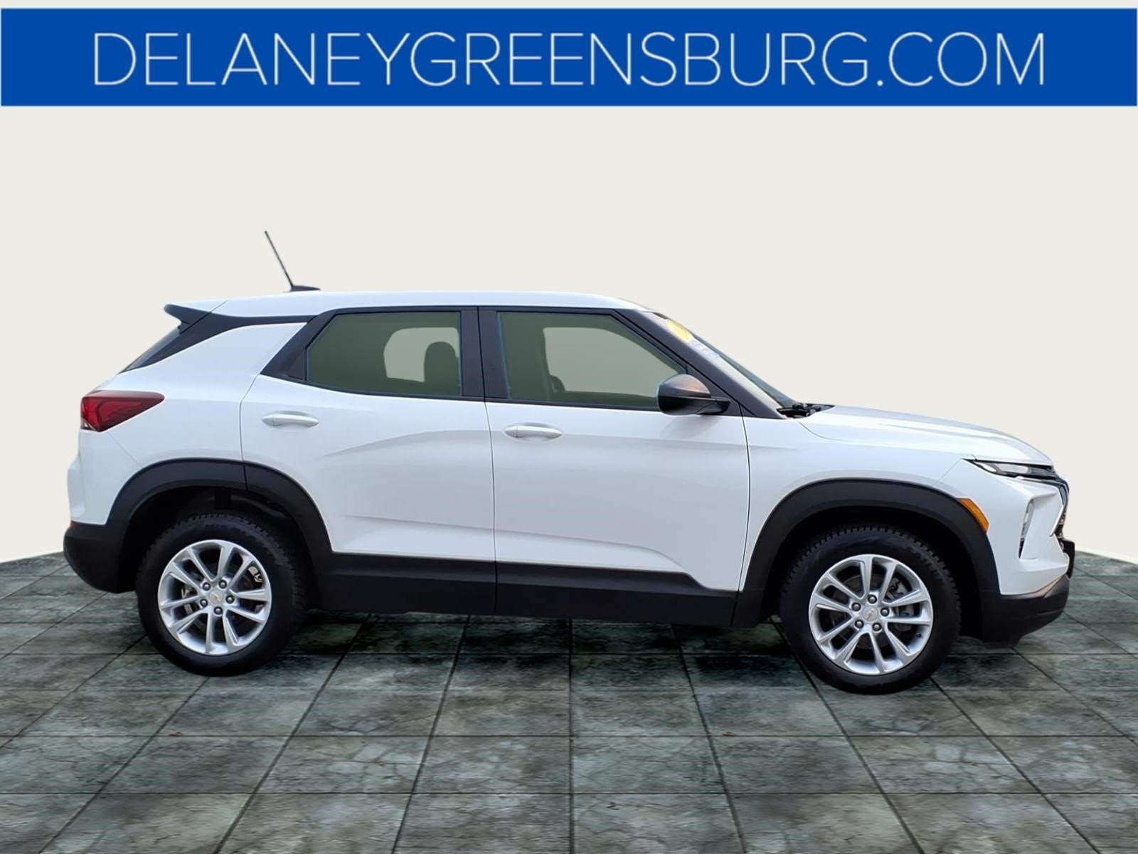 Used 2024 Summit White Gaz Chevrolet LS image 2