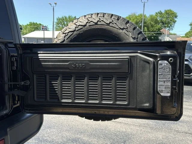 Used 2019 Black Jeep Unlimited Rubicon image 10