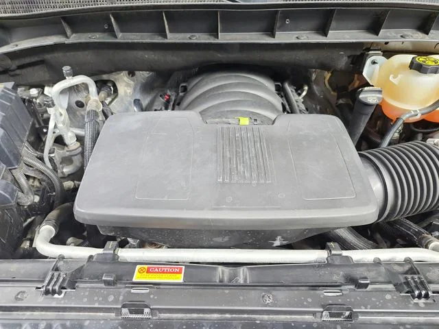 Used 2023 White GMC SLT image 17