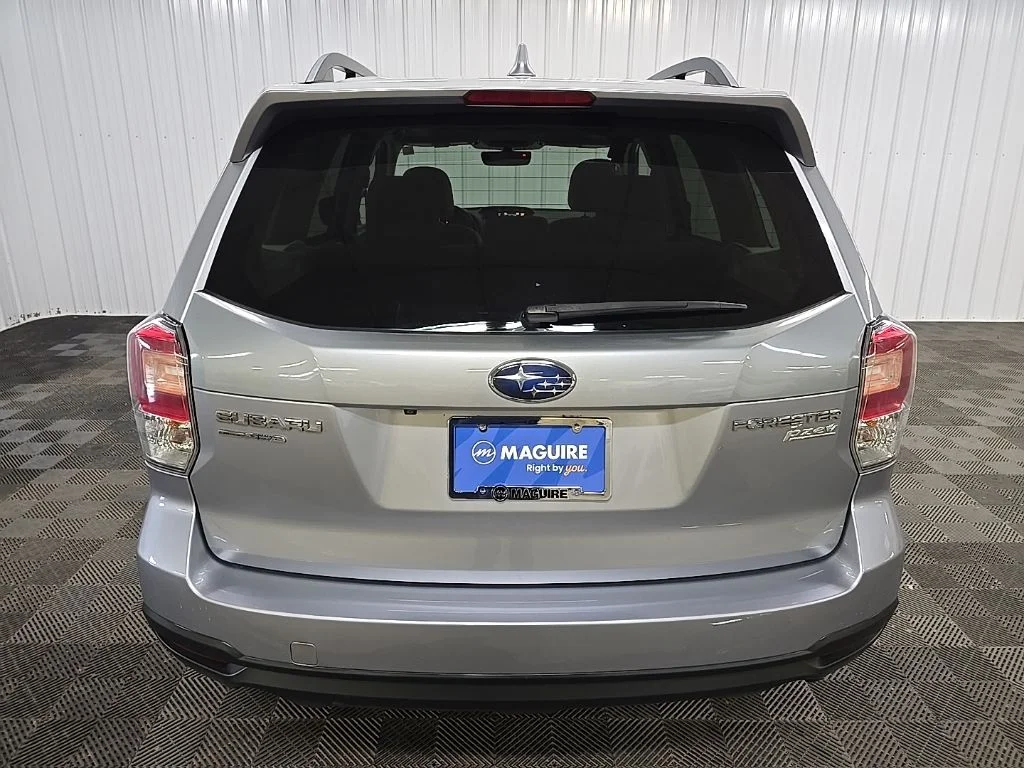 Used 2017 Ice Silver Metallic Subaru 2.5i Premium image 11