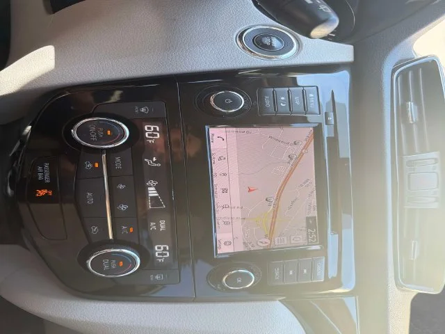 Used 2019 Silver Nissan SL image 25