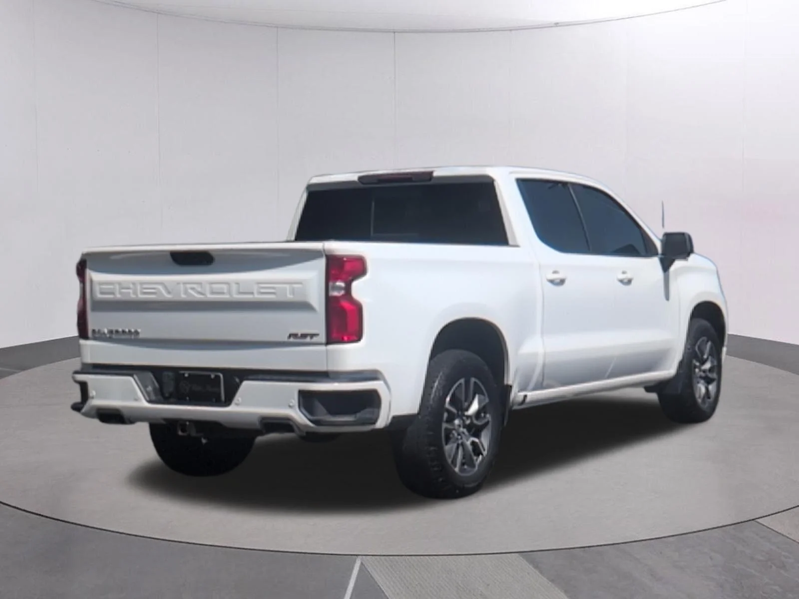 Used 2025 Summit White Chevrolet RST image 7