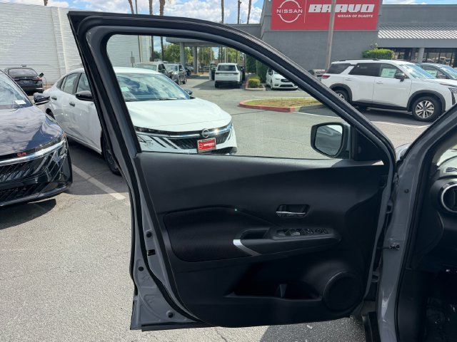Used 2024 Gray Nissan SV image 16