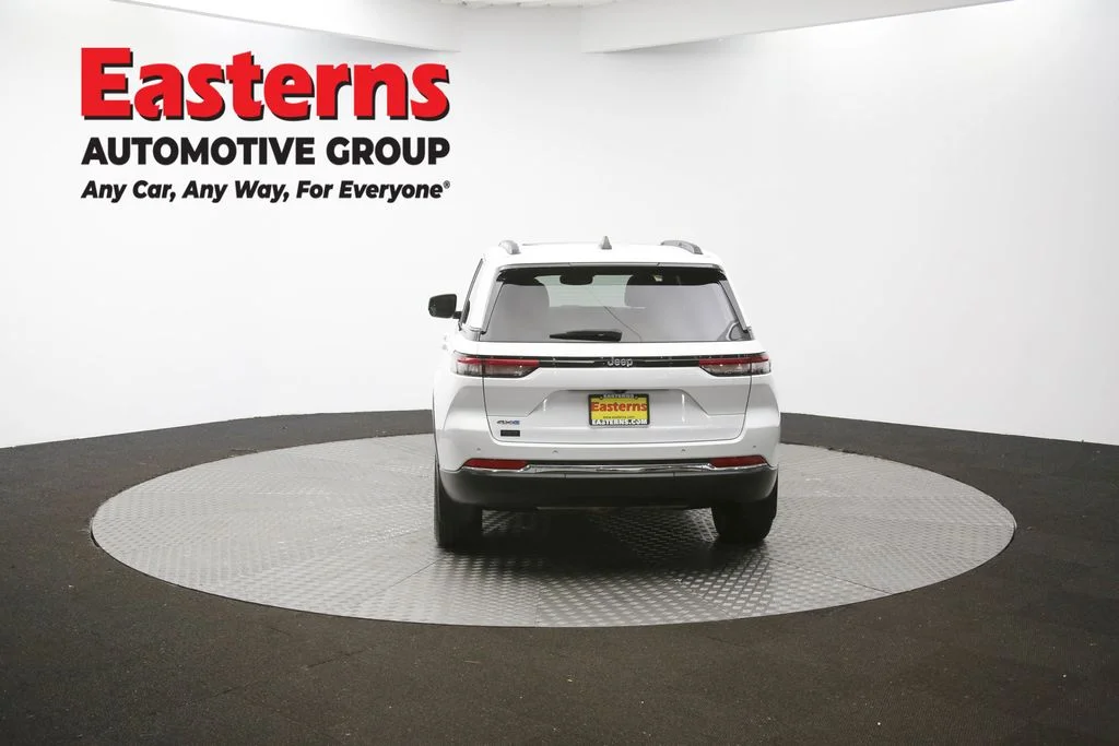 Used 2022 White Jeep 4xe image 32