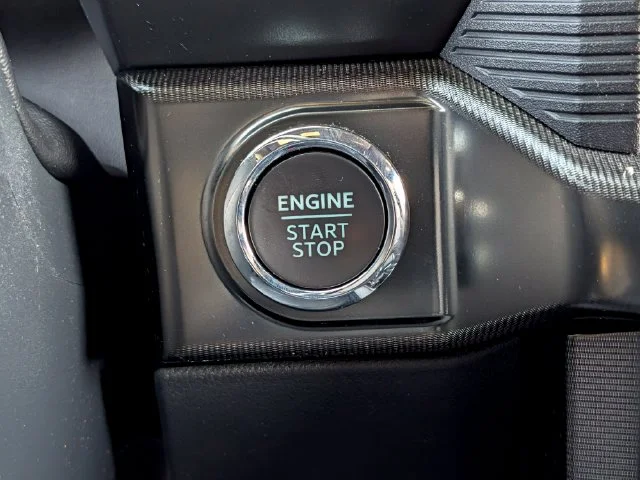 Used 2024 White Ford Platinum image 35