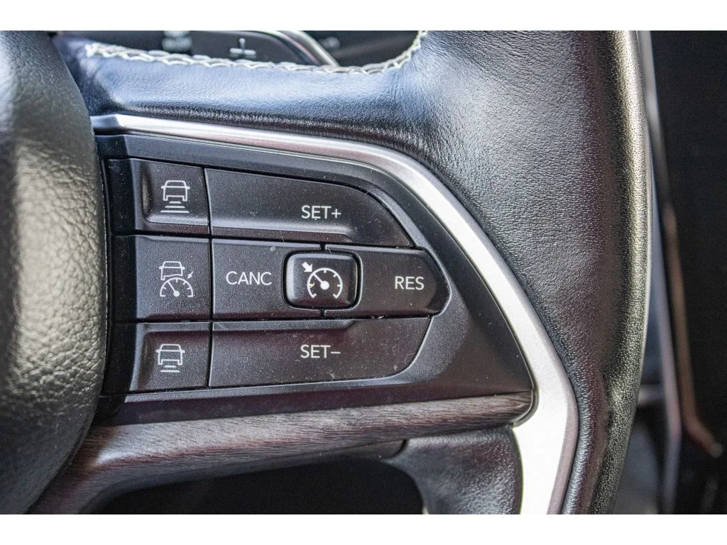 Used 2021 Bright White Clearcoat Jeep Limited image 40