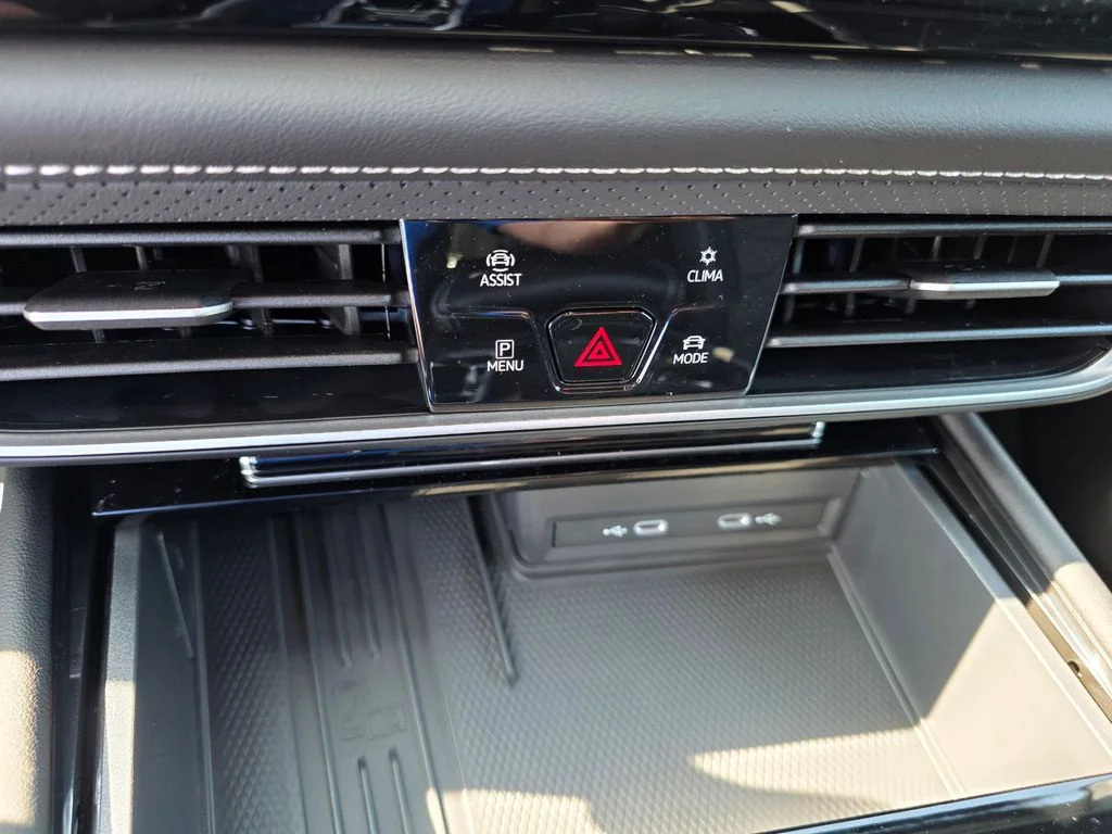 2026 Volkswagen Atlas Cross Sport SE w/Tech - Photo 28