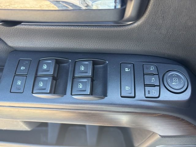 Used 2017 White GMC Denali image 25
