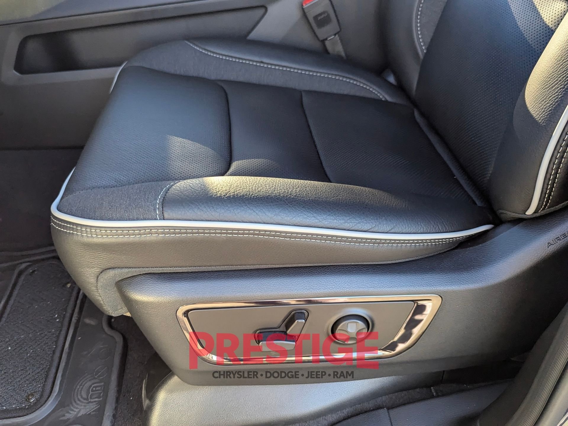 2026 RAM 1500 Limited - Photo 27
