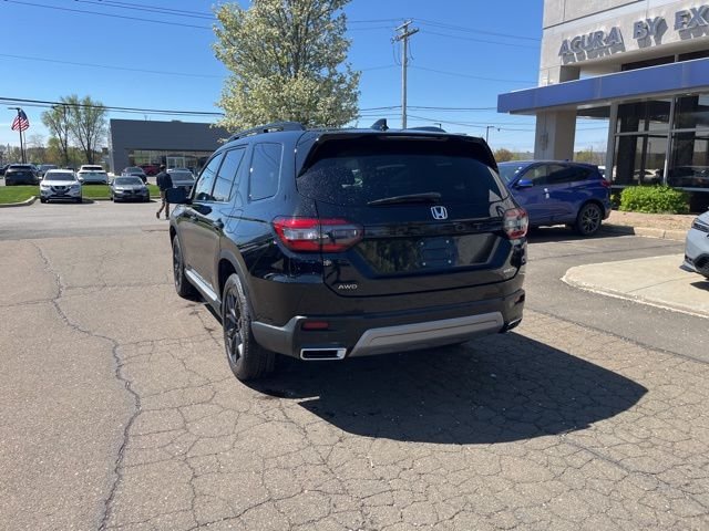 Used 2025 Crystal Black Pearl Honda Touring image 10