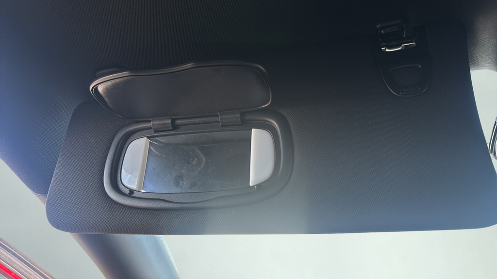 Used 2025 Red Jeep Latitude image 28