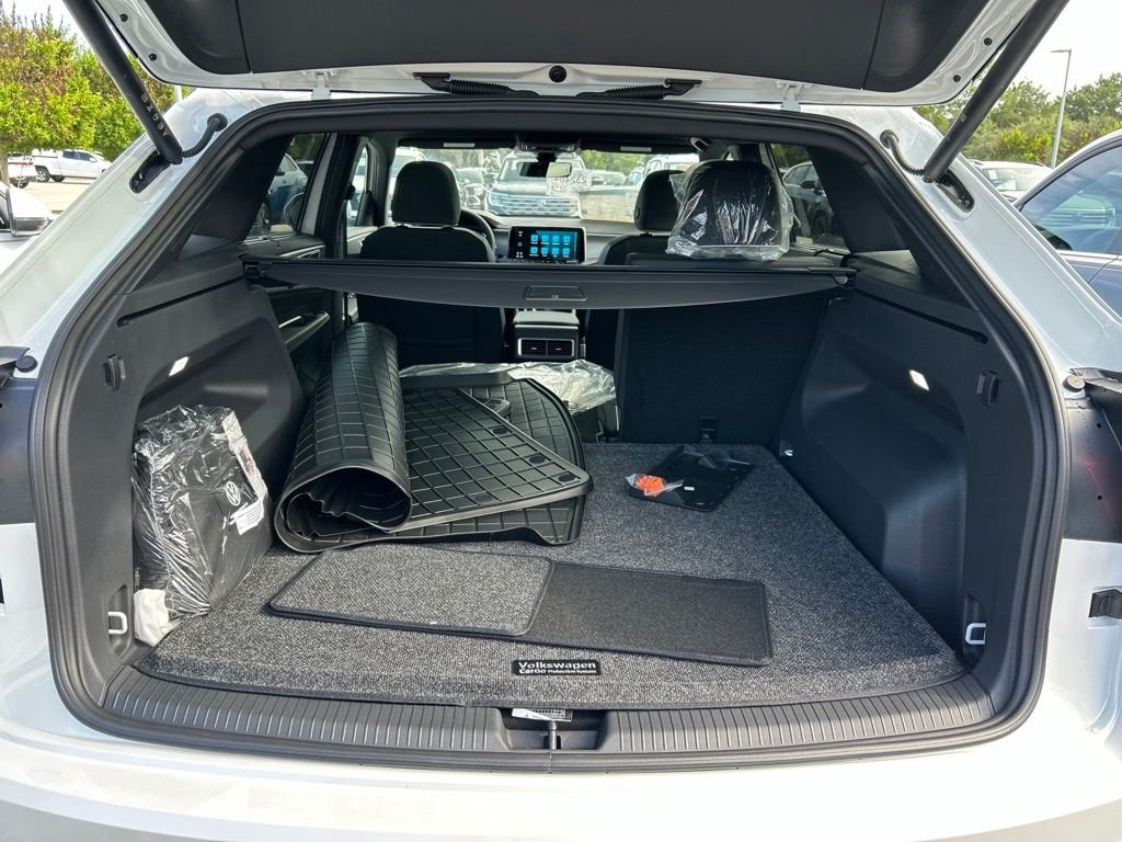 New 2026 White Volkswagen 2.0T SEL Premium R-Line image 50