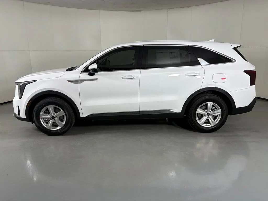 New 2026 Glacial White Pearl Kia LX image 5