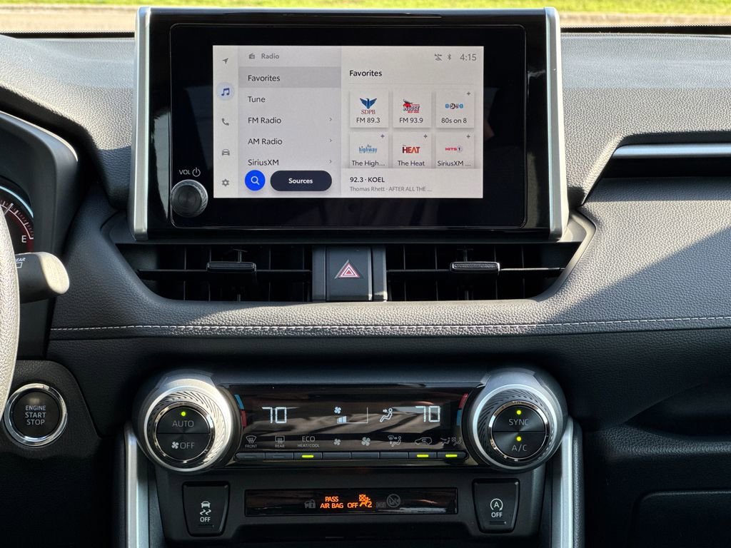 2025 Toyota RAV4 XLE - Photo 24