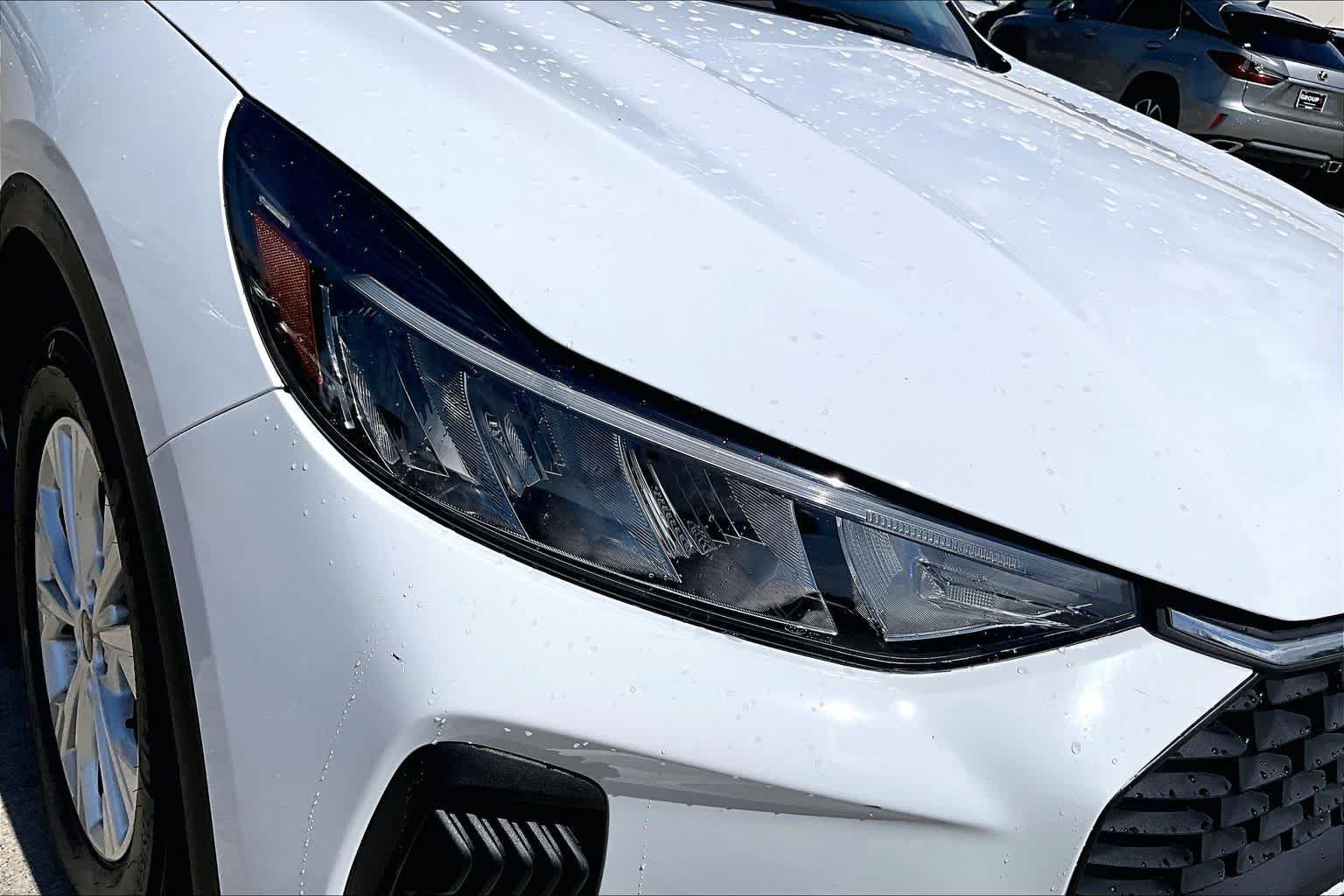 Used 2023 Oxford White Ford Active image 25