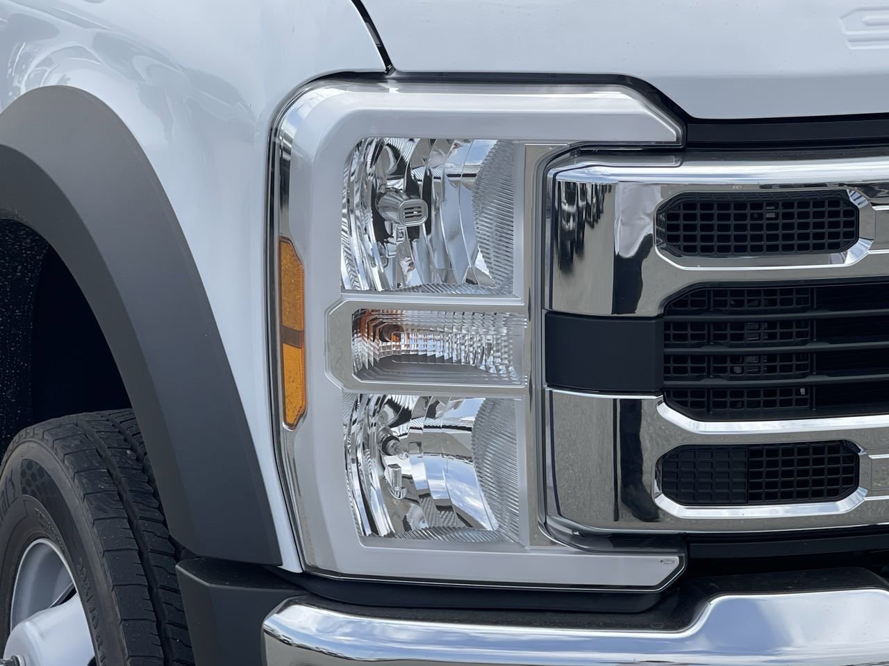 2025 Ford F-550 Super Duty Chassis Cab XL - Photo 7