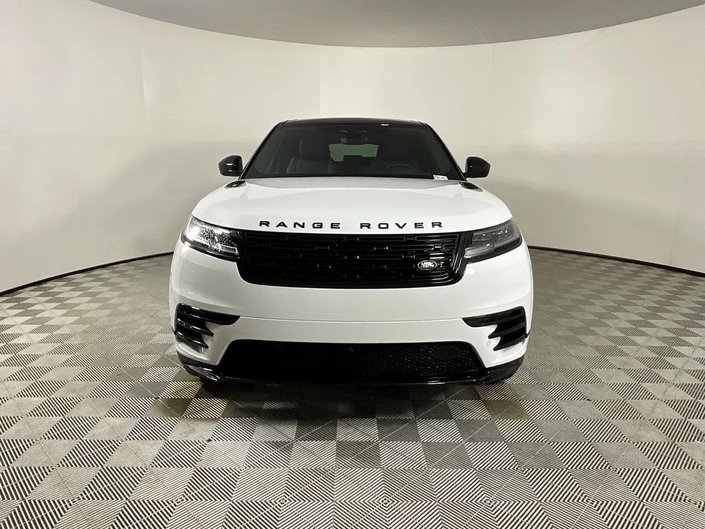 New 2026 Fuji White Land Rover Dynamic SE image 8
