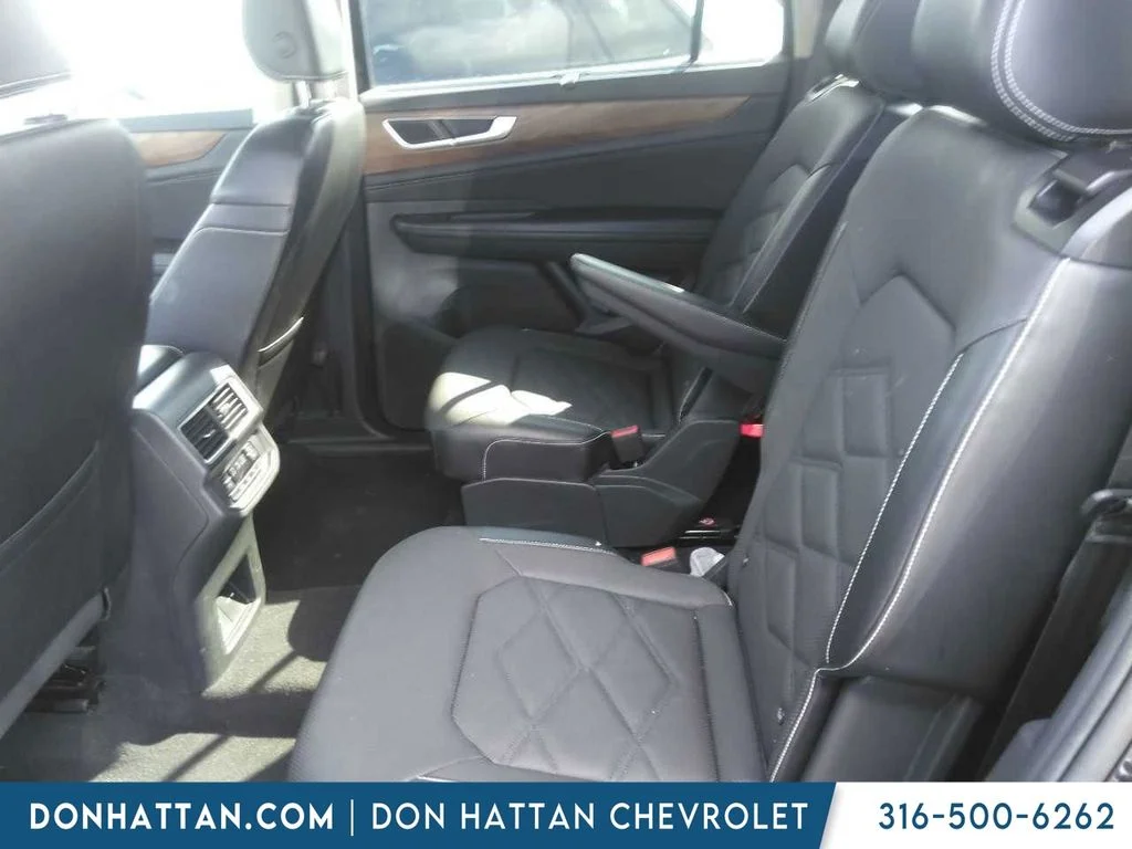 Used 2024 Red Volkswagen 2.0T SE w/Technology image 4