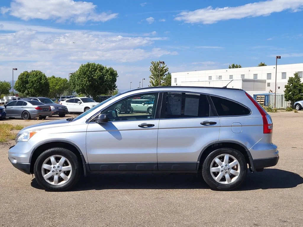 Used 2011 Alabaster Silver Metallic Honda SE image 7