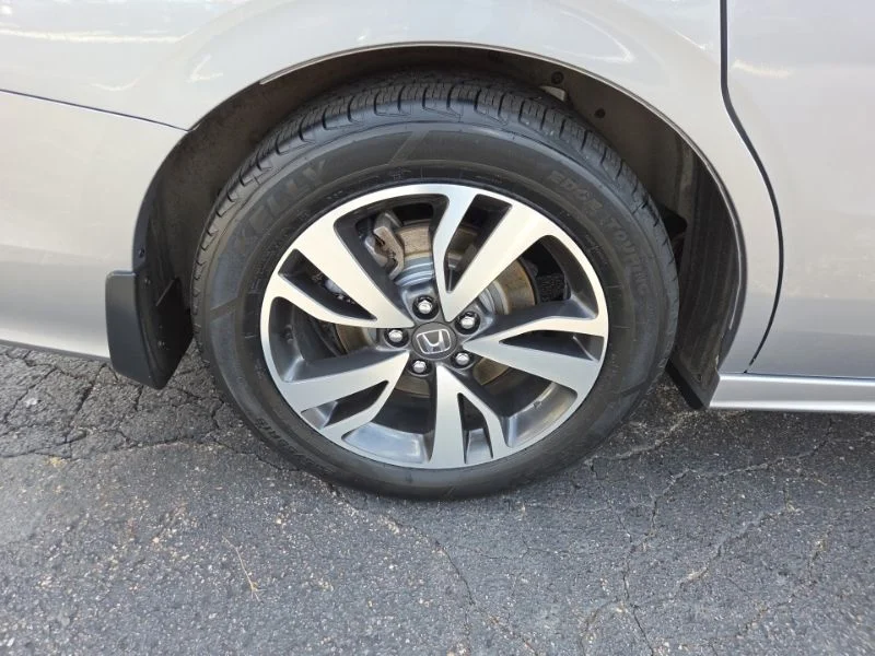 Used 2023  Honda Touring image 9