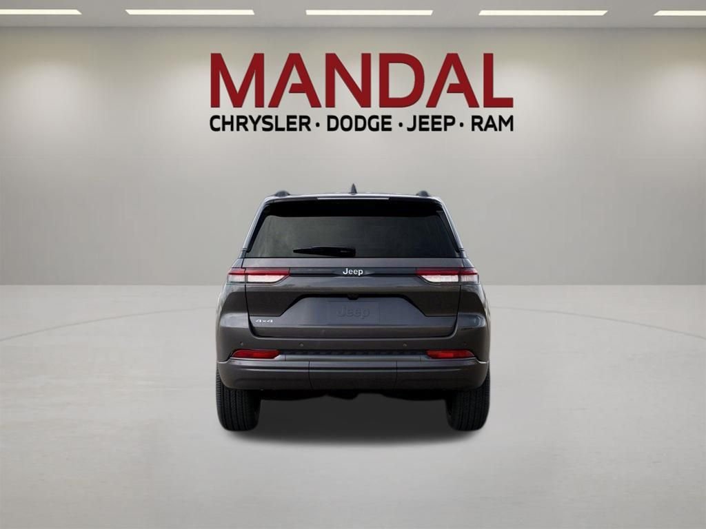 New 2026 Baltic Gray Metallic Clear-Coat Exterior Paint Jeep Limited Reserve image 7