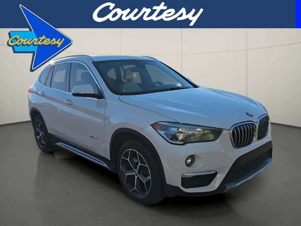 Used 2017 White BMW sDrive28i image 1