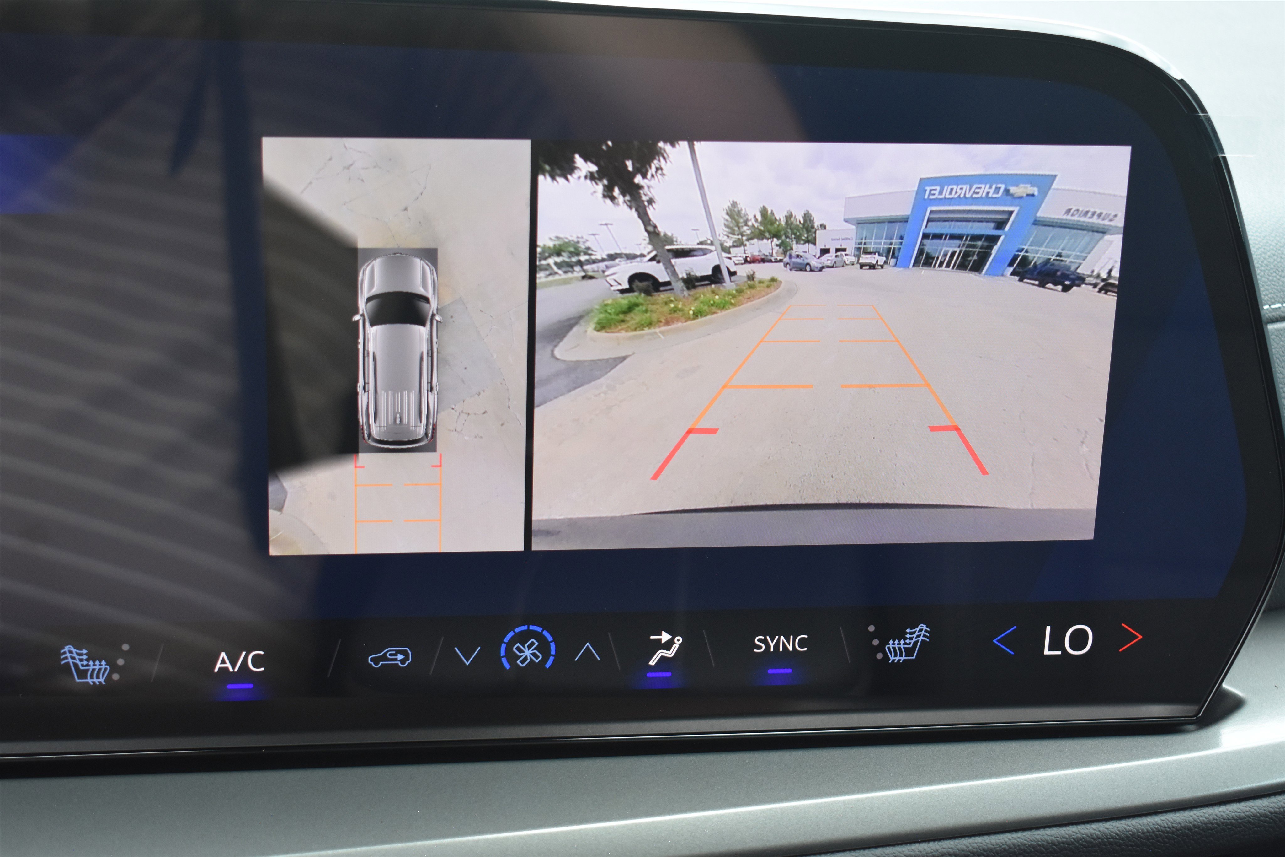 2026 Chevrolet Traverse LT - Photo 25