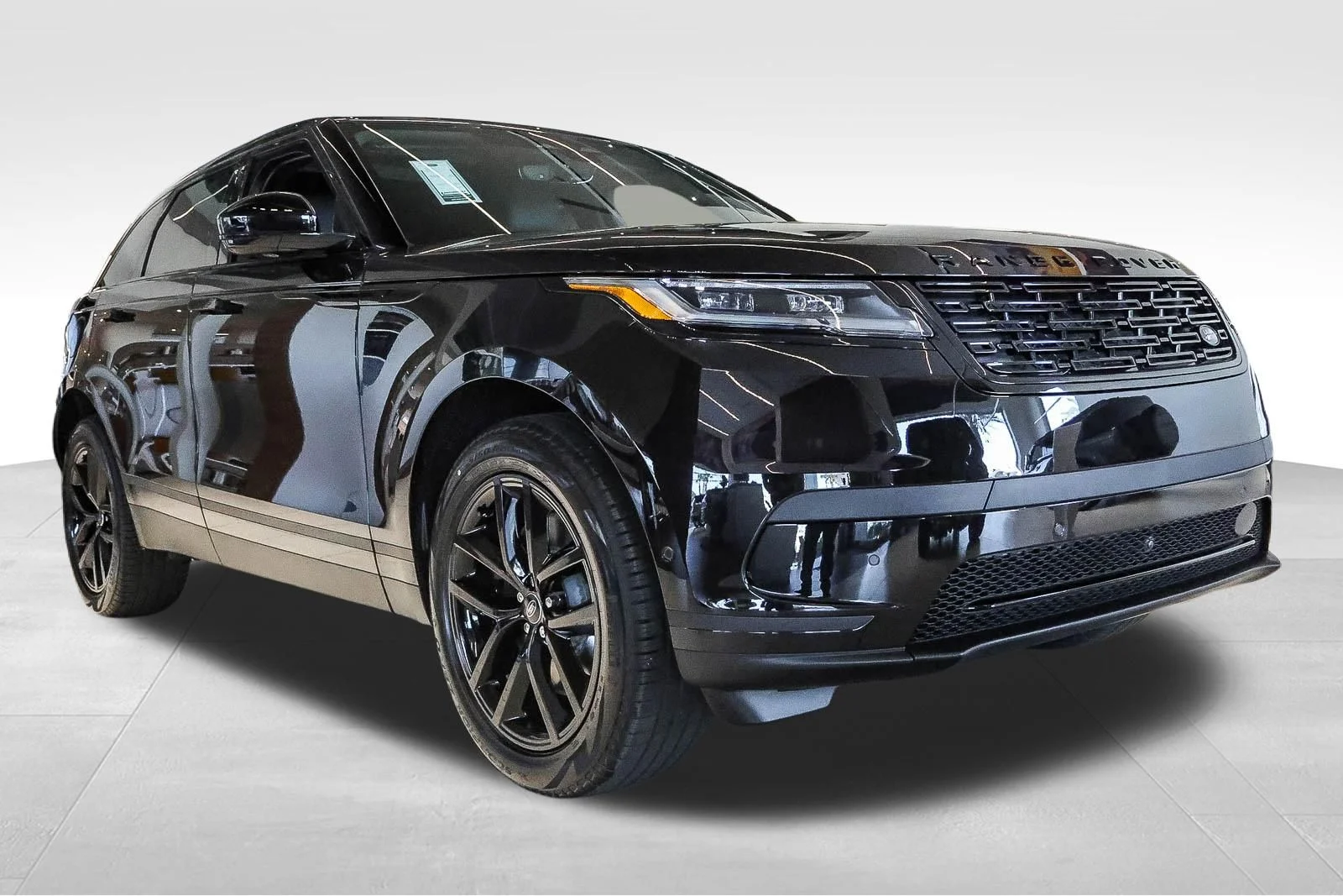 New 2026 Santorini Black Land Rover S image 3