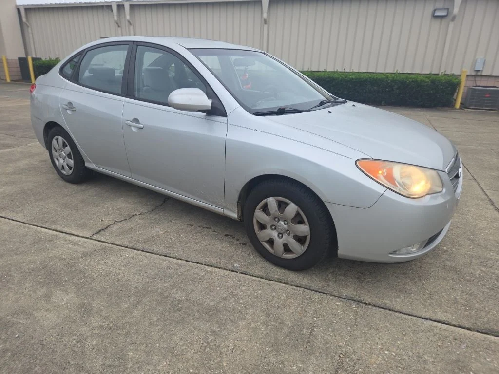 Used 2009 Quicksilver Metallic Hyundai GLS image 12