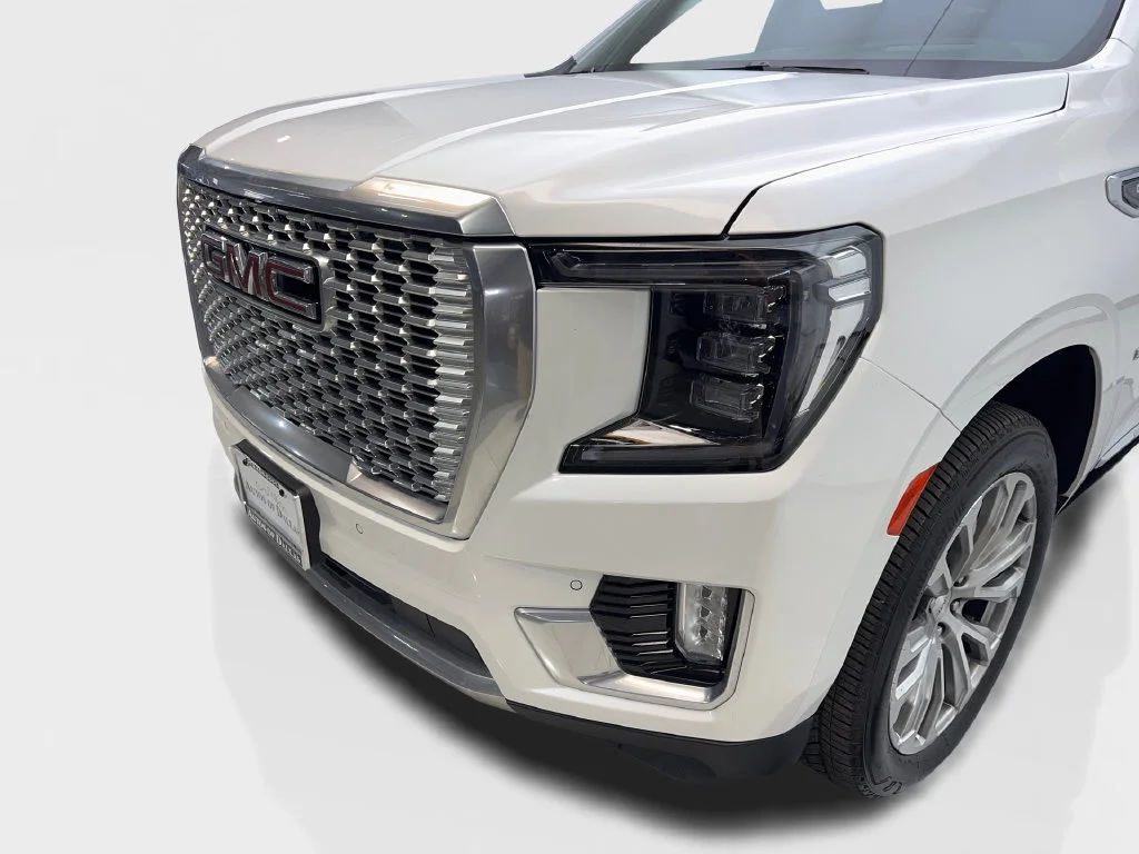 Used 2024 White GMC Denali image 18