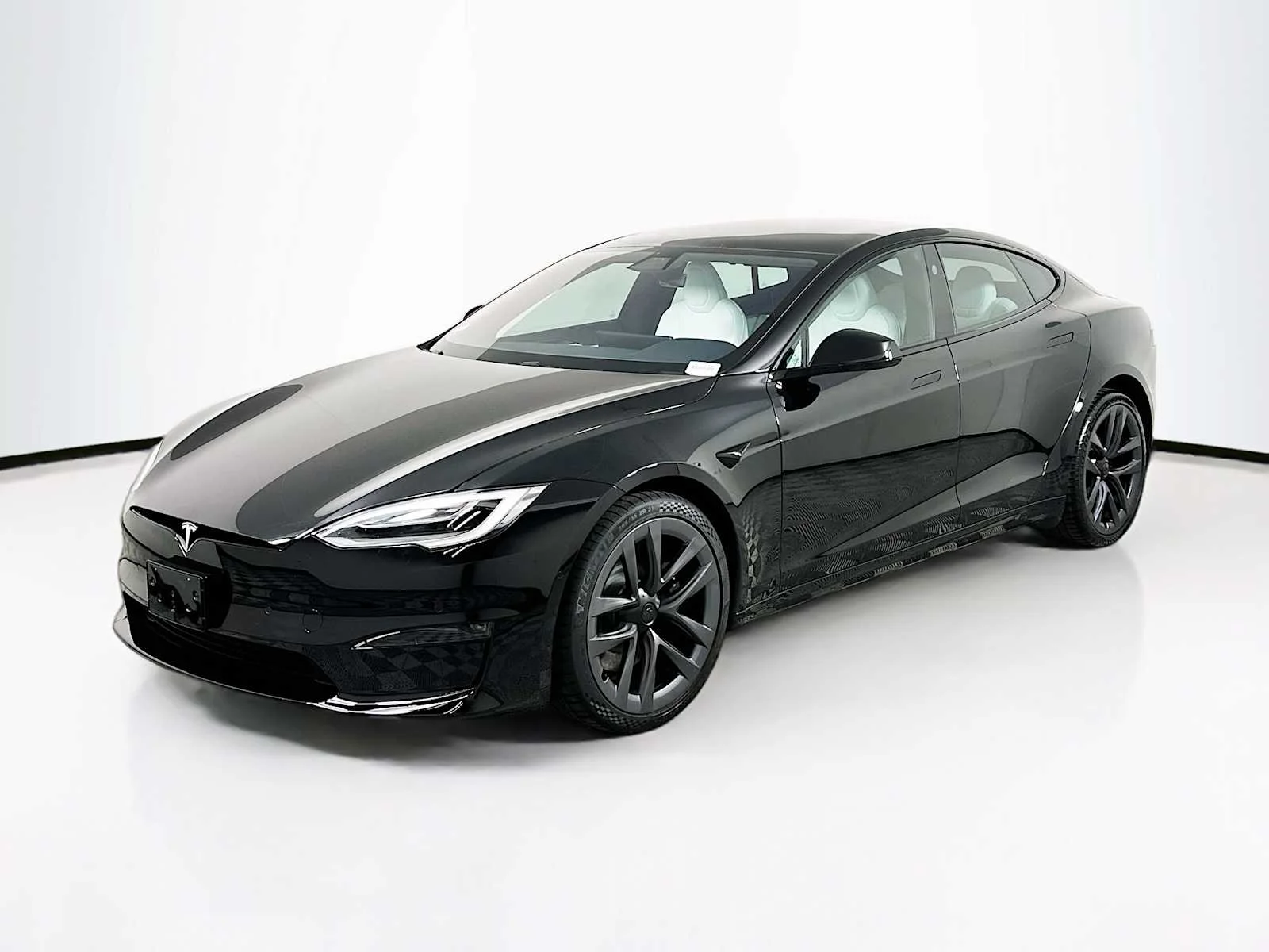 2022 Tesla Model S Plaid's photo