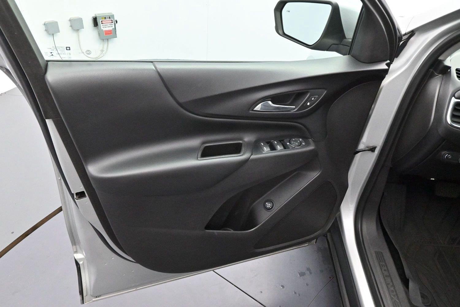 Used 2018 Silver Ice Metallic Chevrolet LT image 9