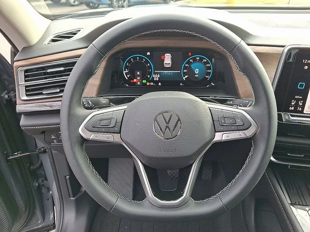 New 2026 Black Volkswagen 2.0T SE w/Technology image 14