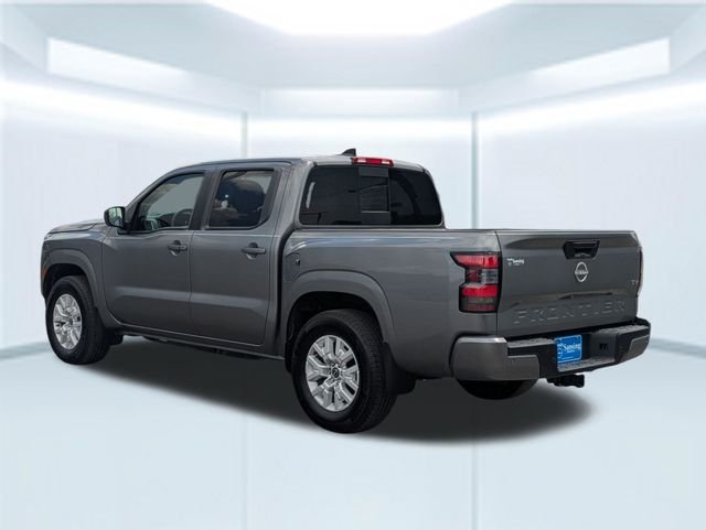 Used 2024 Gray Nissan SV image 3