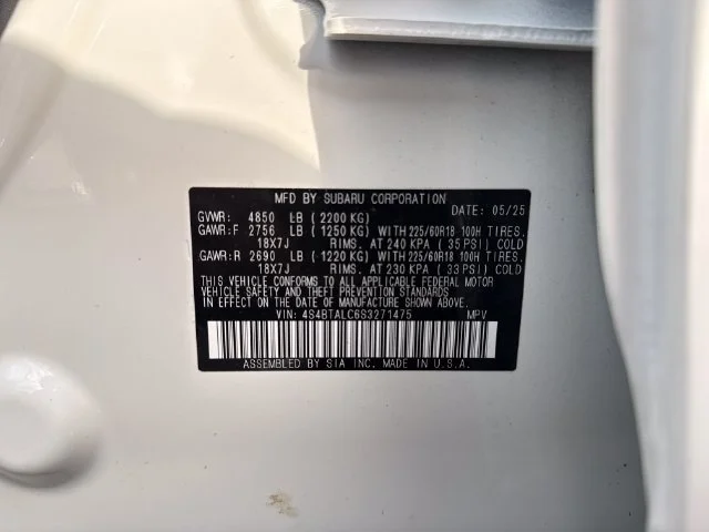 Used 2025 Crystal White Pearl Subaru Onyx Edition image 16
