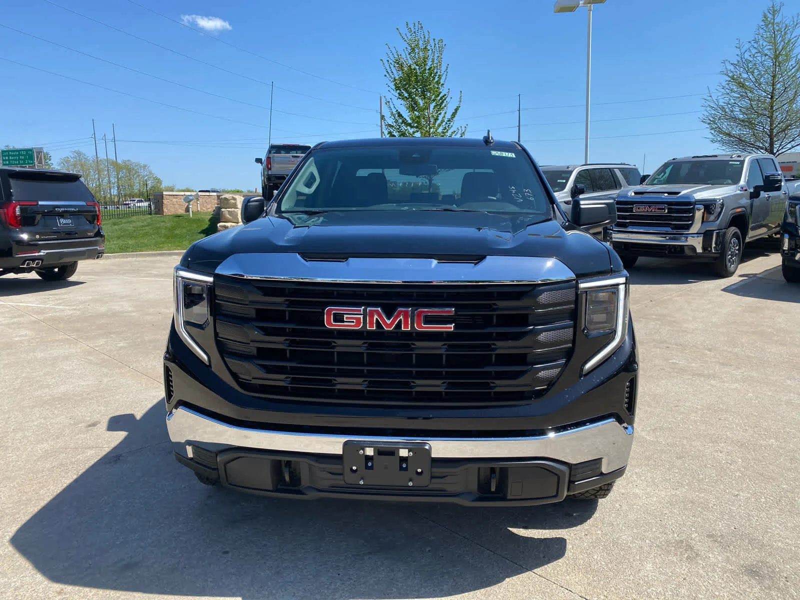 New 2026 Onyx Black GMC Pro image 3