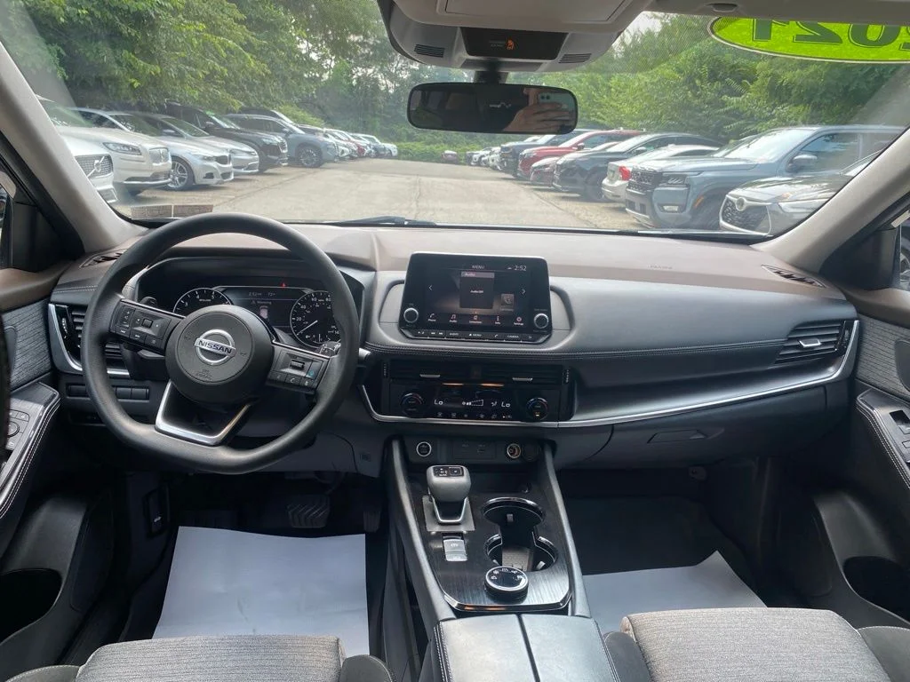 Used 2021 Gray Nissan SV image 12