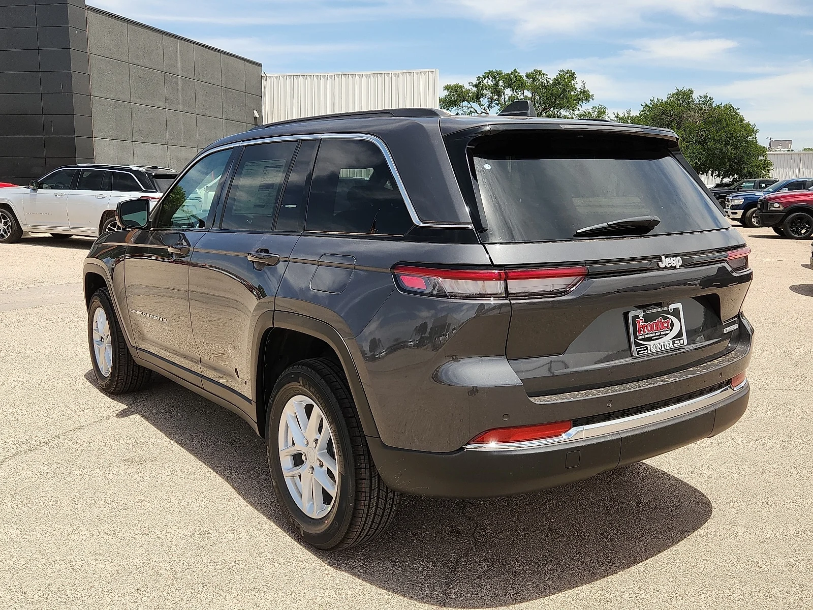 New 2026 Baltic Gray Metallic Clear-Coat  Paint Jeep LAREDO X 4X2 image 3