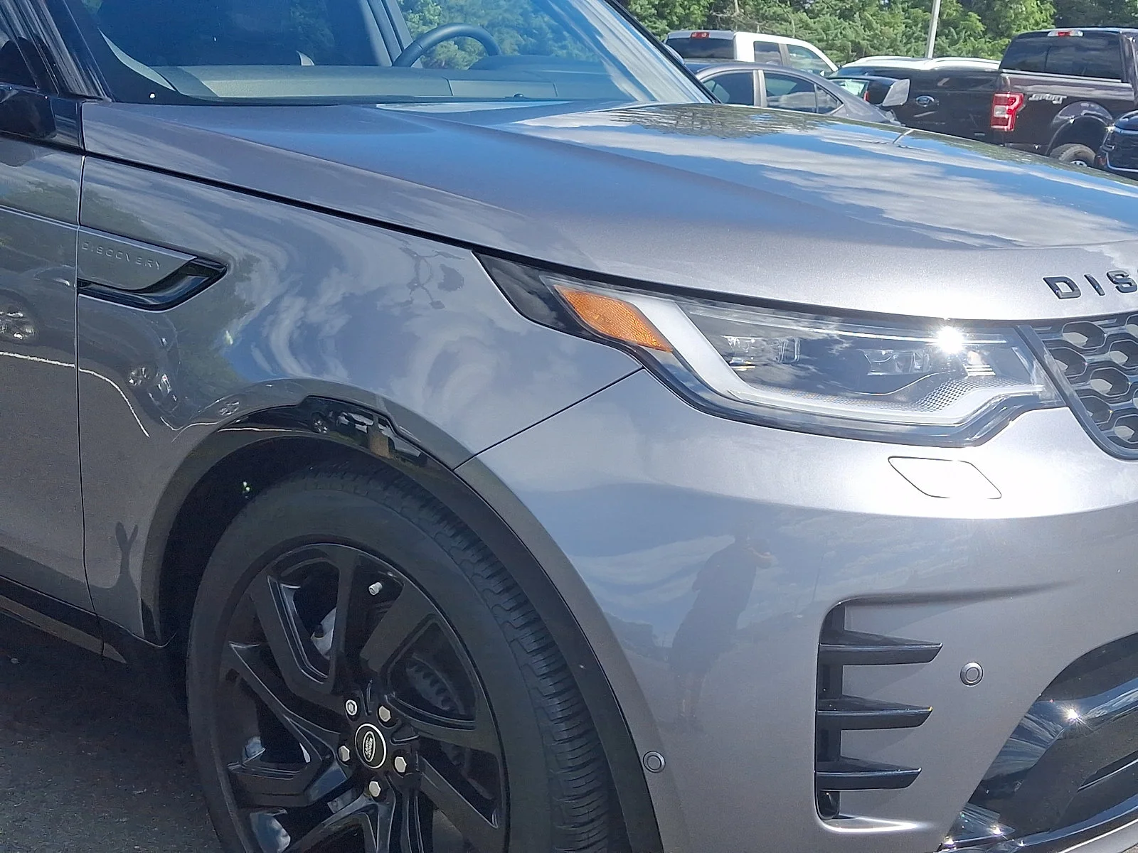 Used 2025 Gray Land Rover Dynamic SE image 13