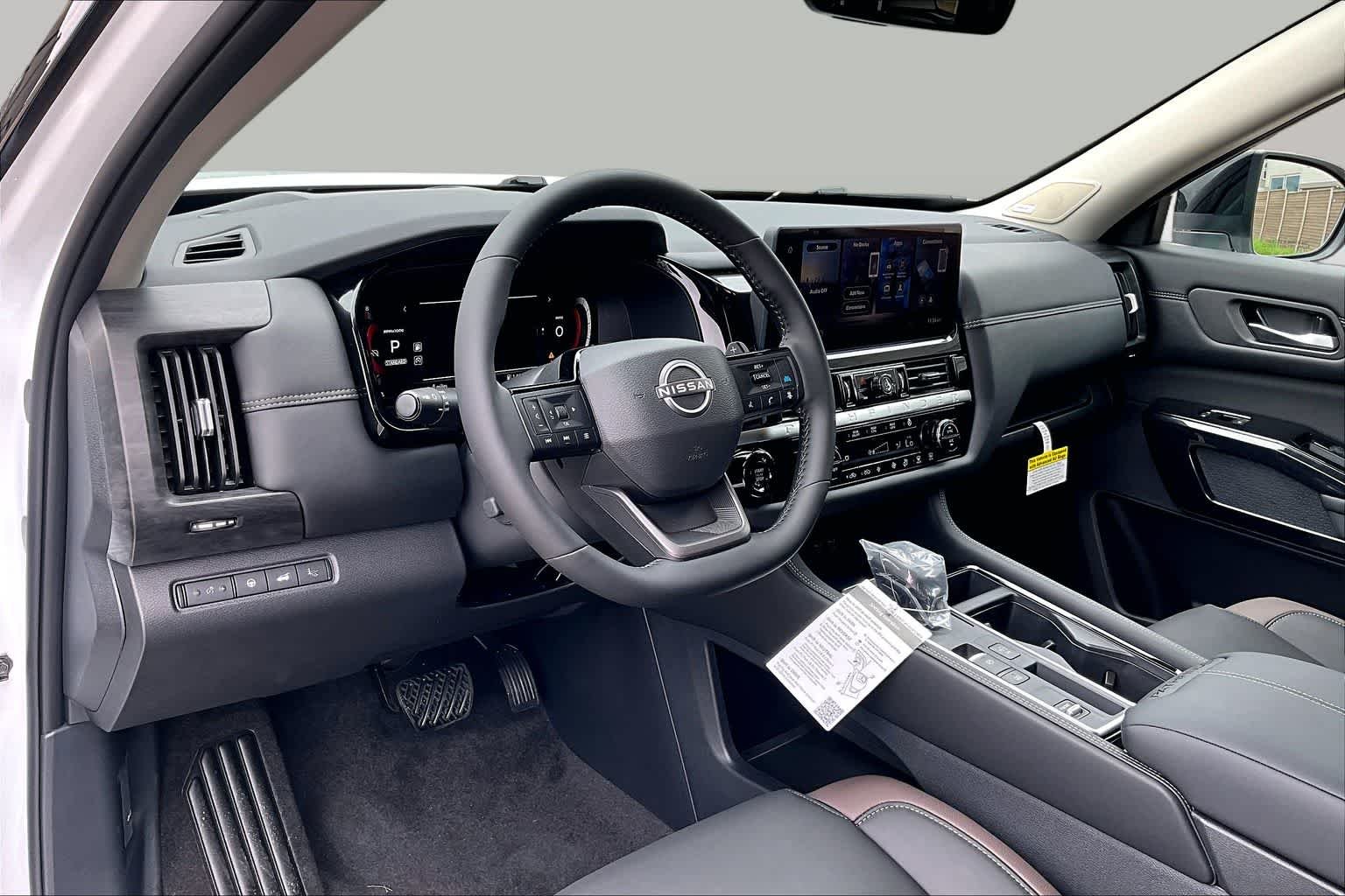 New 2026 Everest White Pearl TriCoat / Super Black Two-tone Nissan Platinum image 10