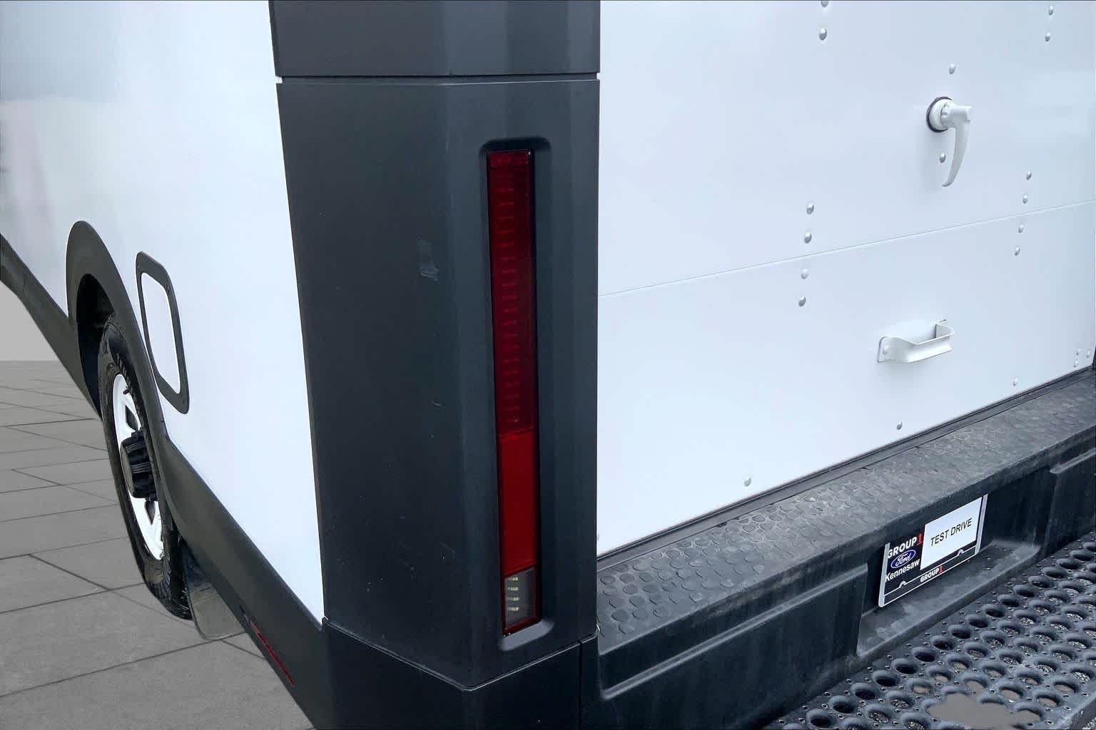 Used 2025 Oyster White Chevrolet  image 23