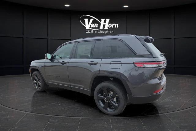 New 2025 Baltic Gray Metallic Clear-Coat Exterior Paint Jeep Altitude X image 3