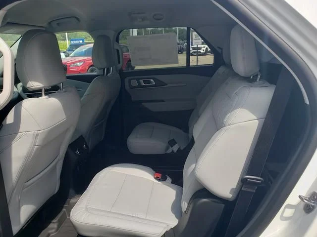 New 2026 White Ford Platinum image 14