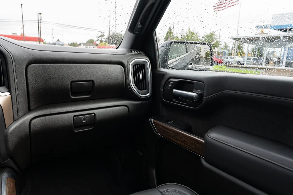 Used 2022 Northsky Blue Metallic Chevrolet High Country image 11