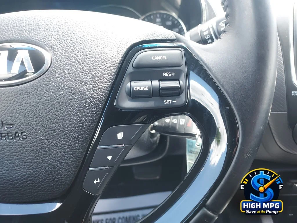 Used 2017 Black Kia S image 16