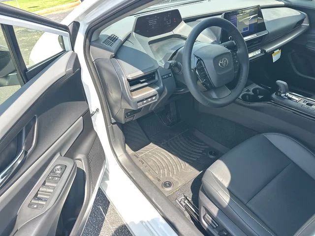 New 2027  Toyota XLE image 6