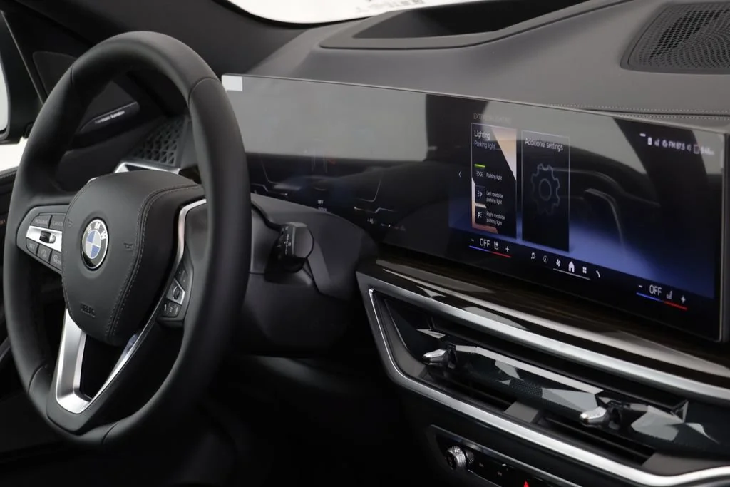 New 2026 BLACK SAPPHIRE BMW xDrive40i image 22