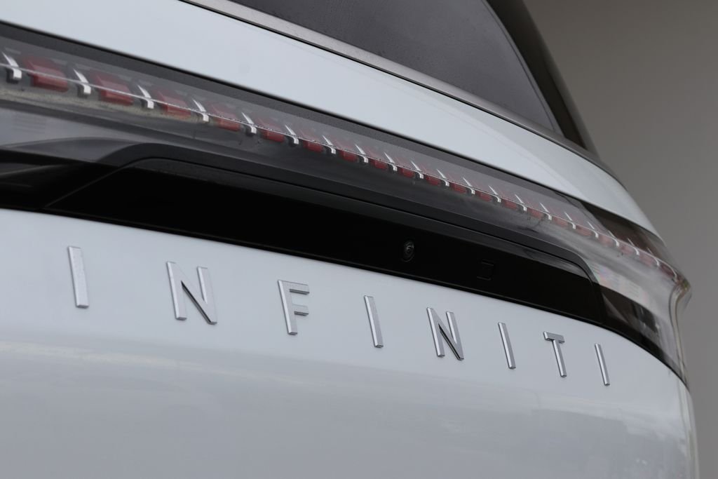New 2026 RADIANT WHITE INFINITI Luxe 4WD image 35