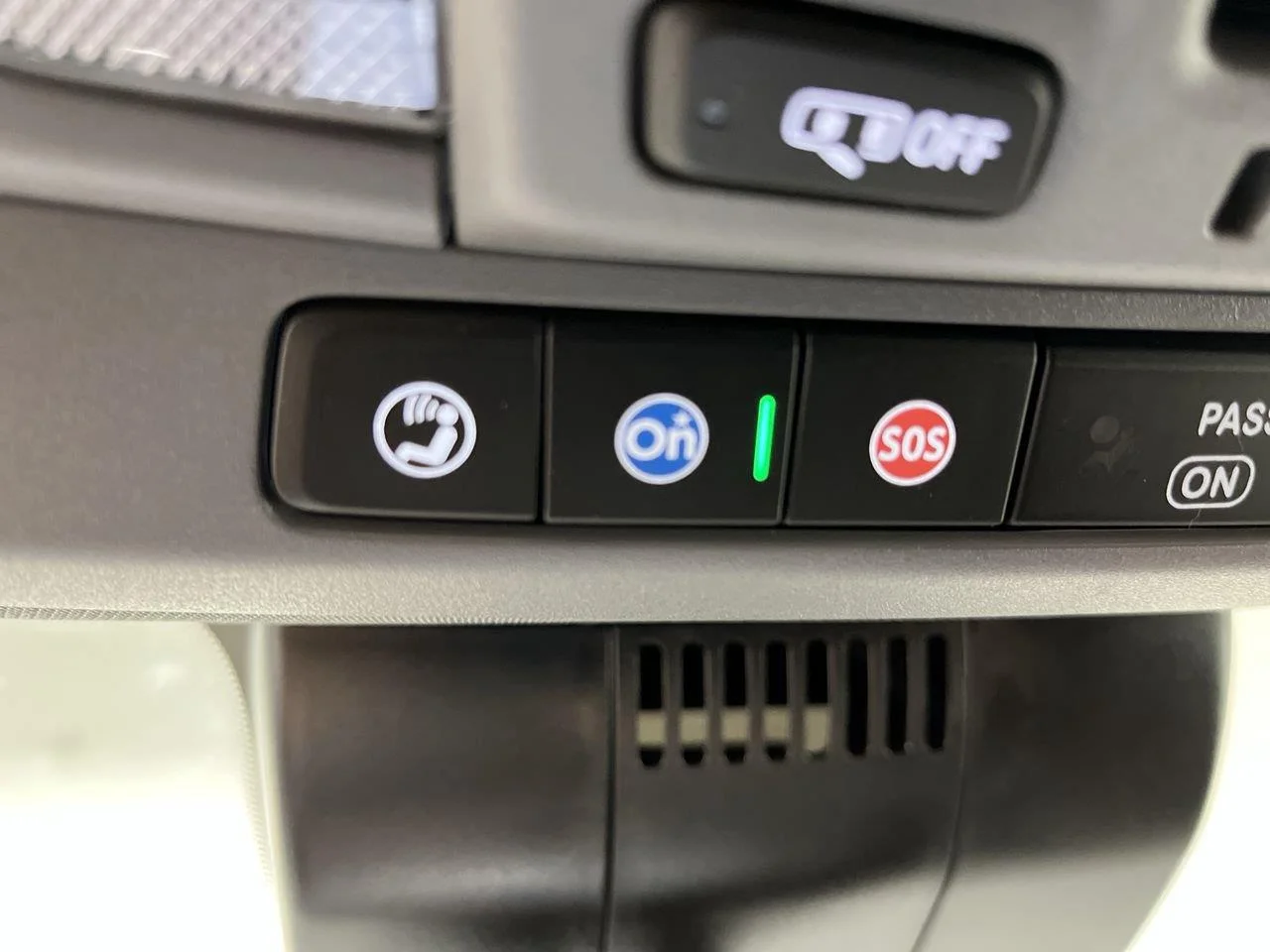 Used 2025 Sterling Metallic GMC Elevation image 31