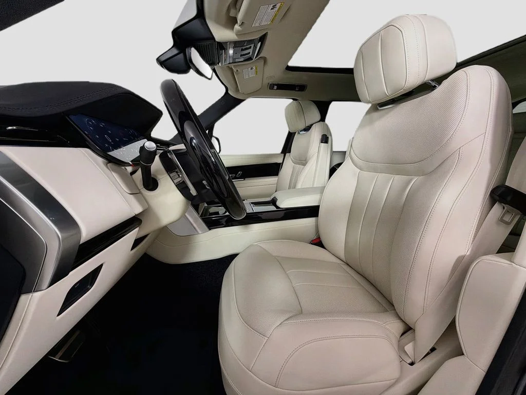 New 2026 Carpathian Grey Land Rover SE image 22